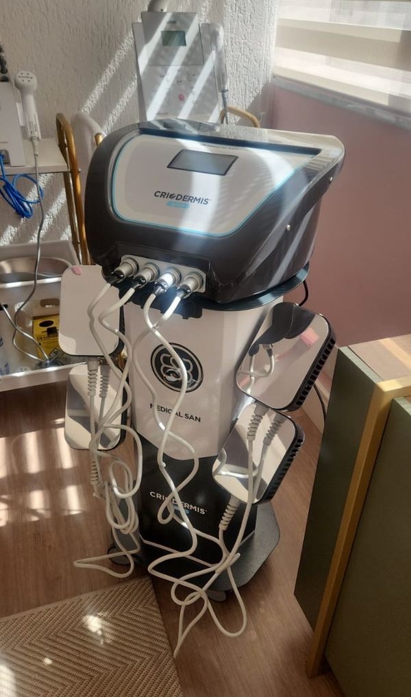 Equipamento profissional Criodermis - tecnologia avançada de estética
